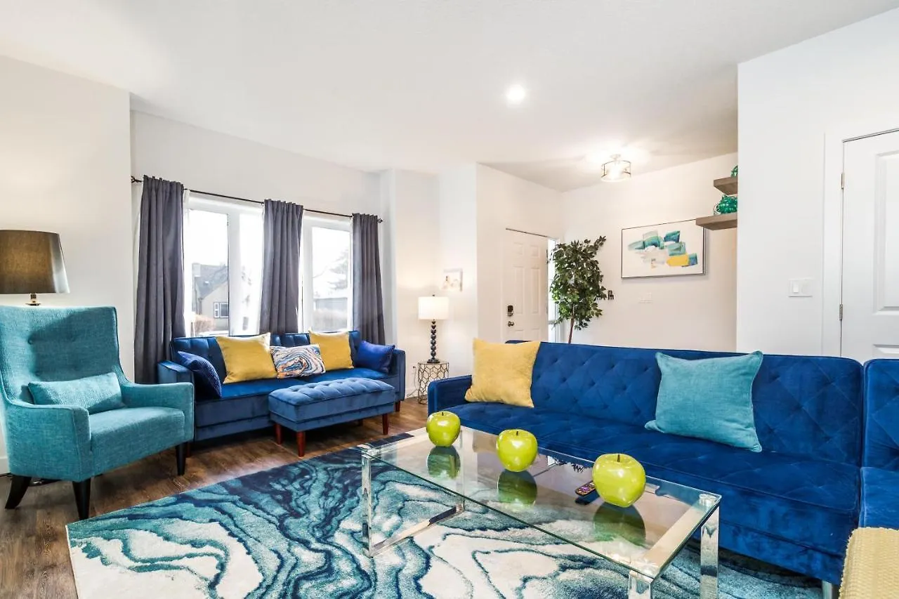 Vibrant Modern Oasis - Free Parking, Netflix, Fast Wi-Fi - Long Stays Welcome Edmonton