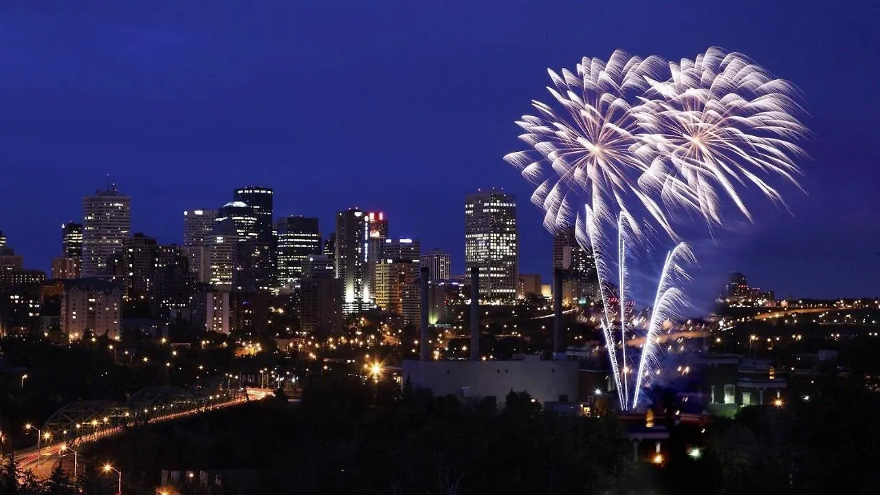 Holiday home Vibrant Modern Oasis - Free Parking, Netflix, Fast Wi-Fi - Long Stays Welcome Edmonton Canada