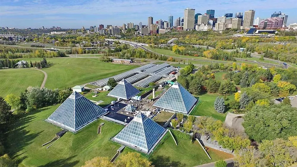 Vibrant Modern Oasis - Free Parking, Netflix, Fast Wi-Fi - Long Stays Welcome Edmonton